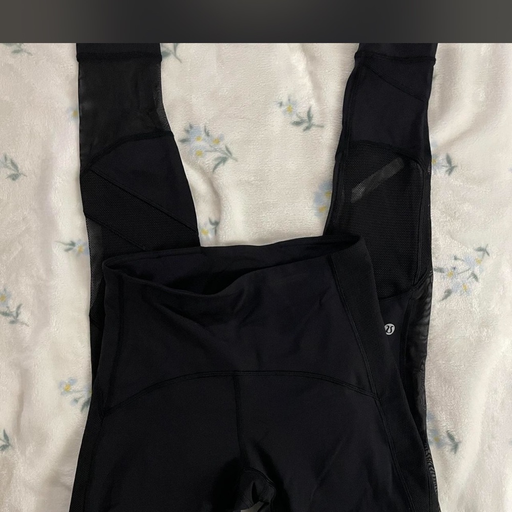 Lululemon Athletica Black Zippered Pocket Leggings